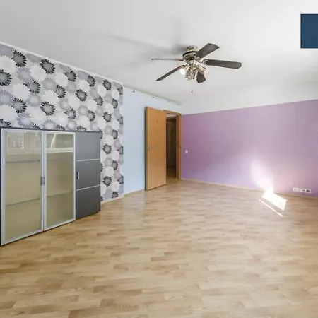 Lejlighed 4br In City Centre With Free Parking