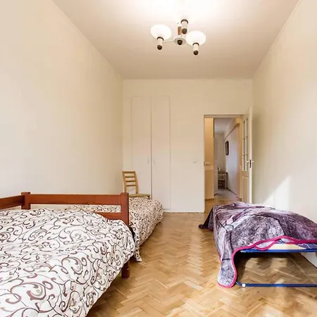4br In City Centre With Free Parking